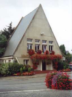 La mairie: vous avez dit FLEURIE????